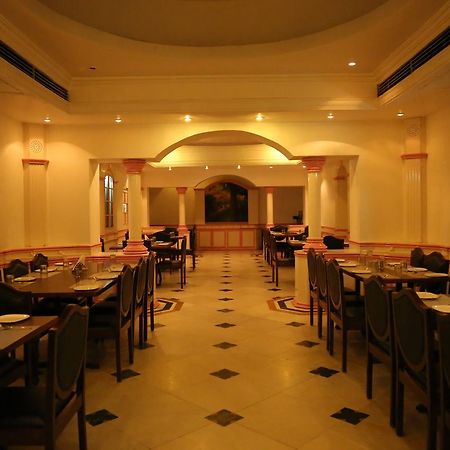 Hotel Siddhartha Palace Ahmedabad Exterior photo