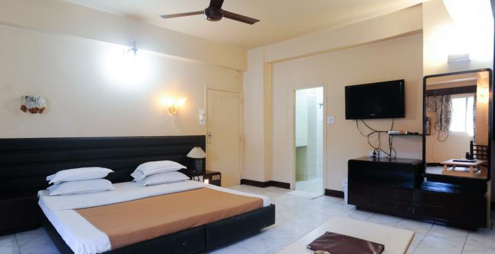 Hotel Siddhartha Palace Ahmedabad Exterior photo
