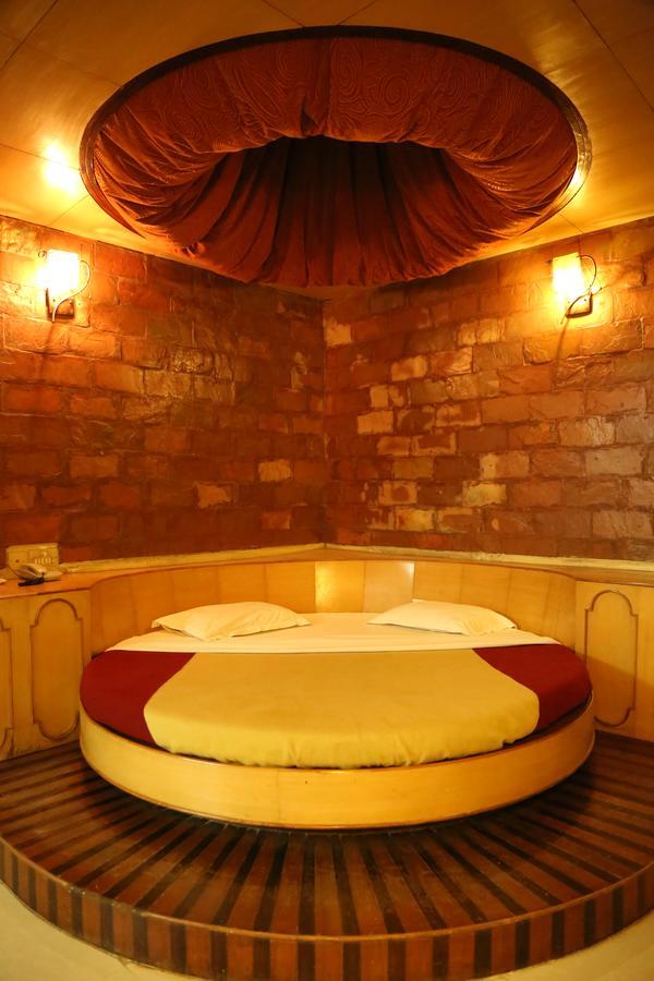 Hotel Siddhartha Palace Ahmedabad Exterior photo